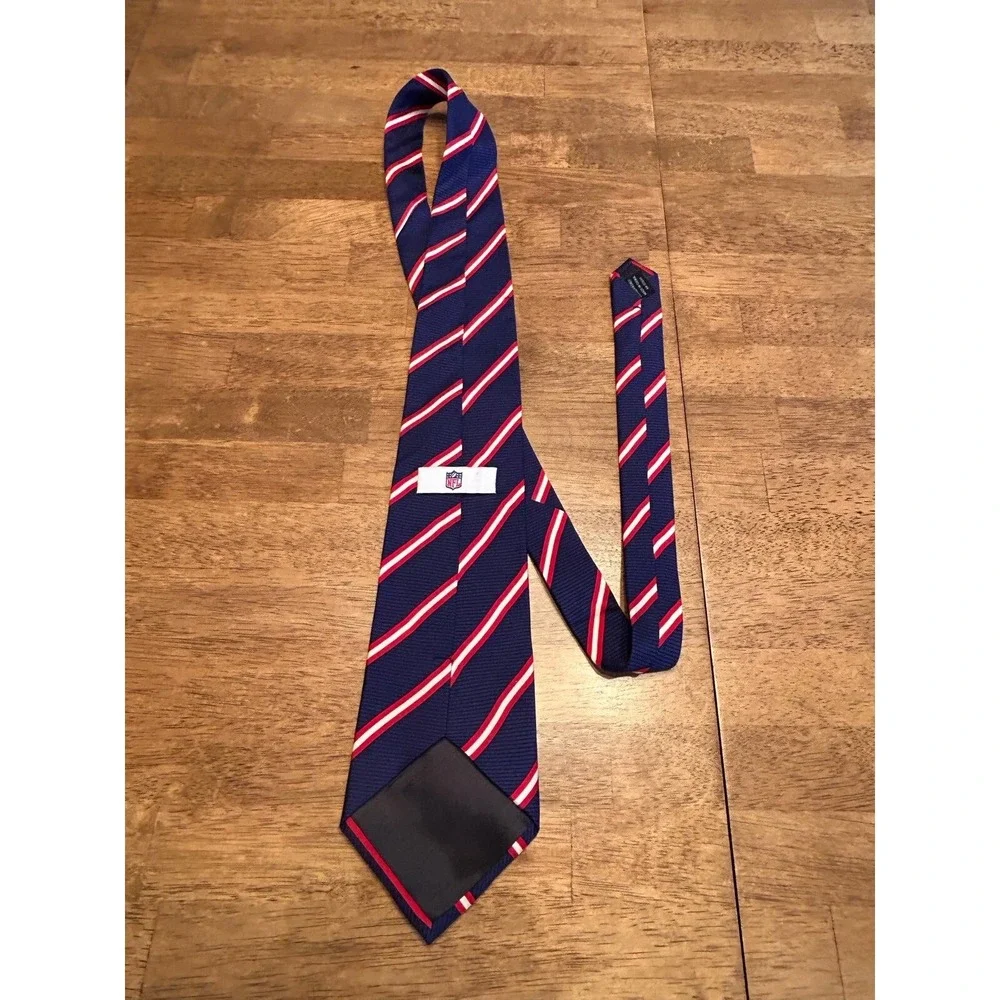 NFL New York Giants Mens Necktie Blue Red White Striped Logo Silk Blend Tie